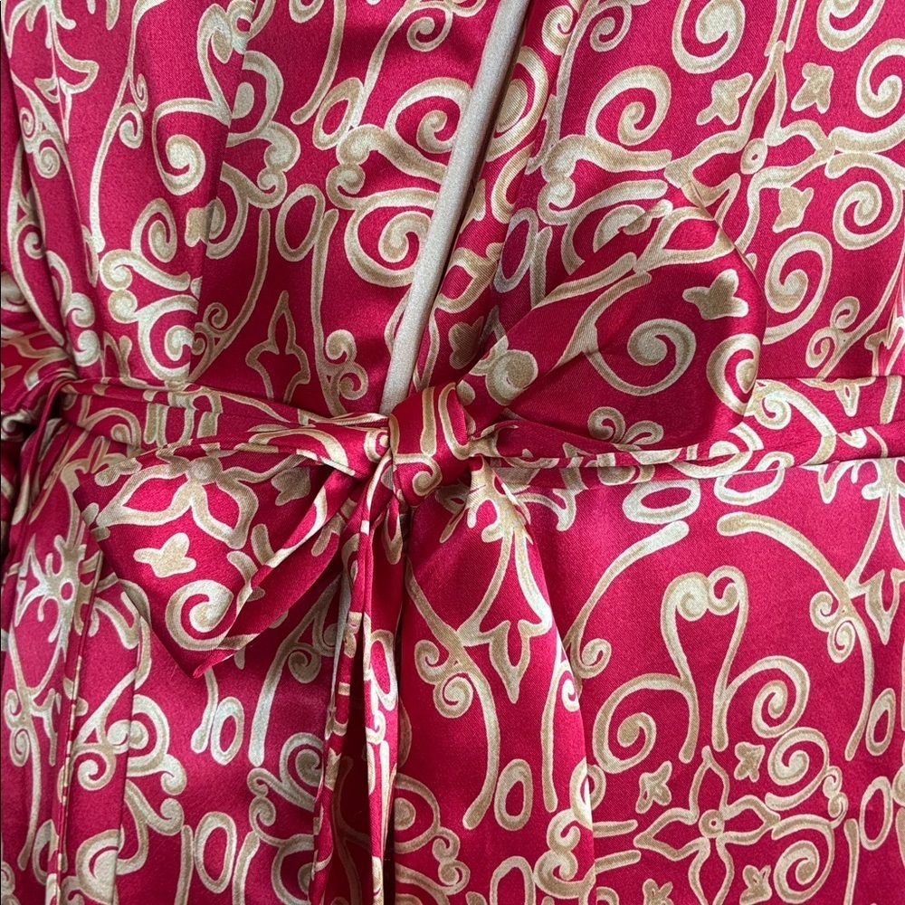 Natori Private Luxuries Robe Women L, Red/Gold Satin Robe Belt, Gold Piping. EUC - Picture 8 of 15